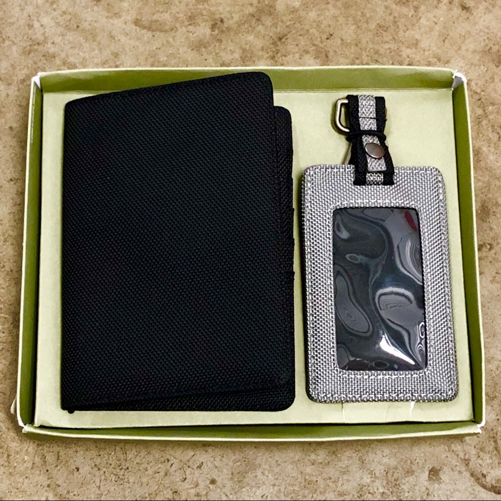 Travel Luggage Tag & Passport Wallet Set 2pc